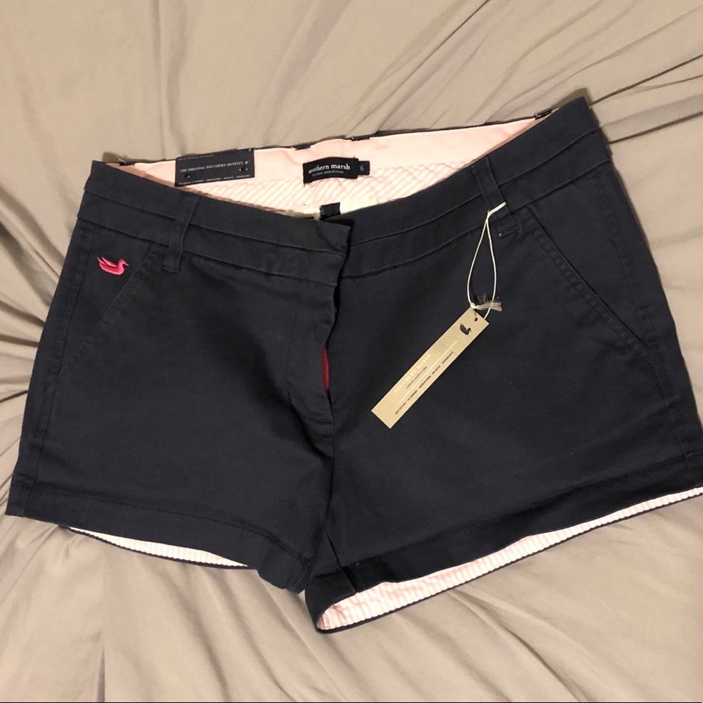 southern marsh navy and pink shorts - size 6
